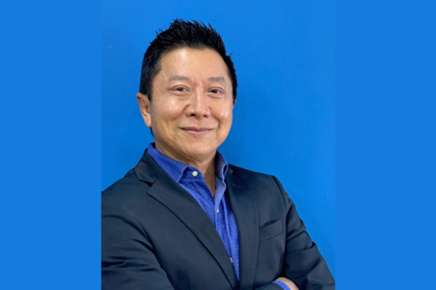 O olhar cansado pode mudar completamente com a cirurgia das pálpebras, como explica Milton Seigi Hayashi.