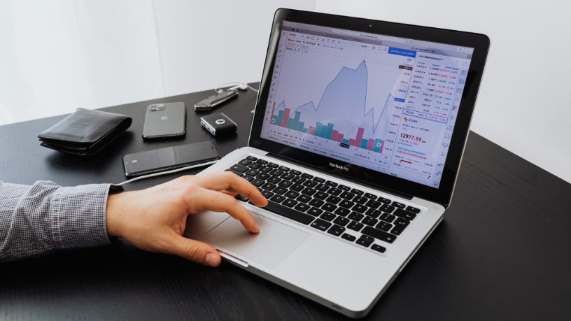 Segundo a Nexdata Tecnologia Ltda, atender e-ARQ Brasil exige método, tecnologia e controle de ciclo documental.